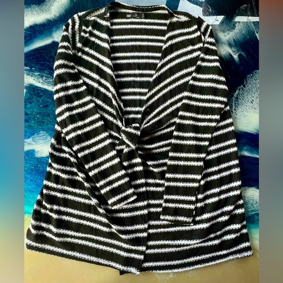 Volcom Wrap Sweater SZ S (Fits 4-10) Black and White Striped.NWOT - Picture 8 of 9
